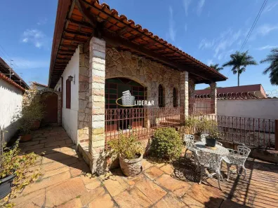 Casa com 4 Quartos à venda, 336m² no Planalto, Belo Horizonte