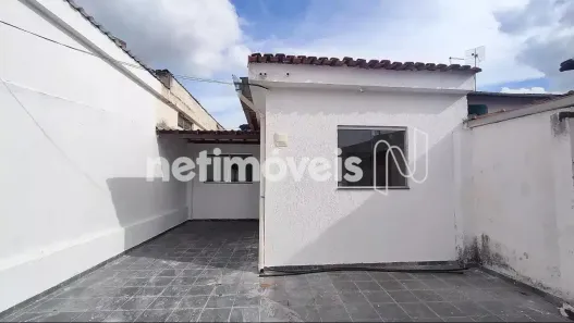 Casa com 2 Quartos para alugar, 80m² no Tropical, Contagem
