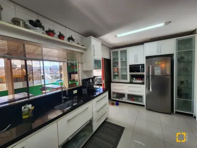 Casa com 4 Quartos à venda, 205m² no Agronômica, Florianópolis