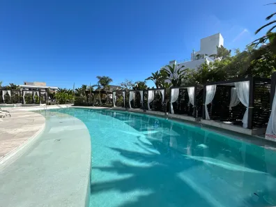 Apartamento com 3 Quartos para alugar, 98m² no Jurerê Internacional, Florianópolis