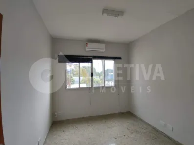 Sala Comercial para alugar, 12m² no Umuarama, Uberlândia