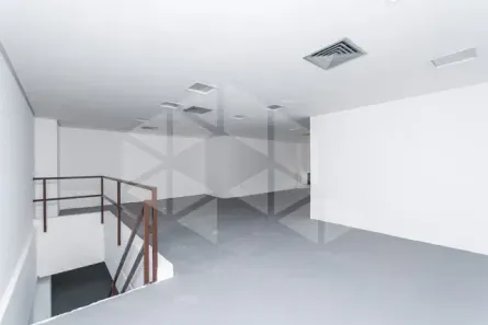 Sala Comercial para alugar, 163m² no Três Figueiras, Porto Alegre