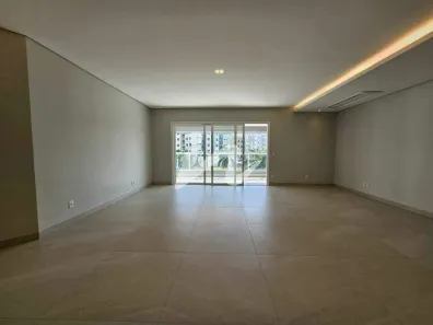 Apartamento com 3 Quartos para alugar, 186m² no Tabajaras, Uberlândia