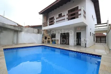 Casa com 4 Quartos à venda, 121m² no Jardim Star, Peruíbe