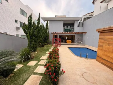 Casa com 4 Quartos à venda, 487m² no Cabral, Contagem