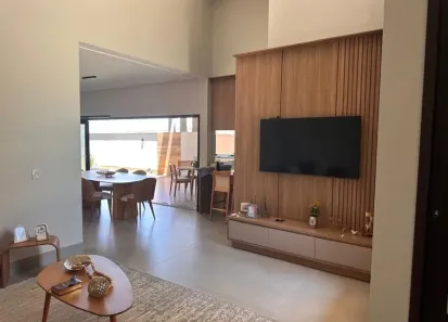 Casa de Condomínio com 4 Quartos para alugar, 195m² no Jardins Nápoles, Senador Canedo