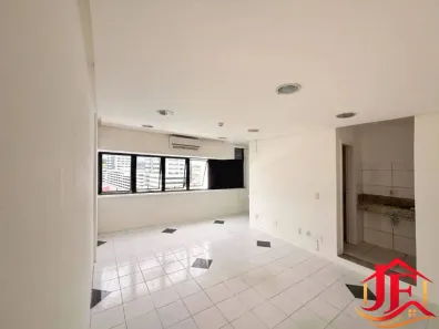 Sala Comercial à venda, 110m² no Caminho das Árvores, Salvador