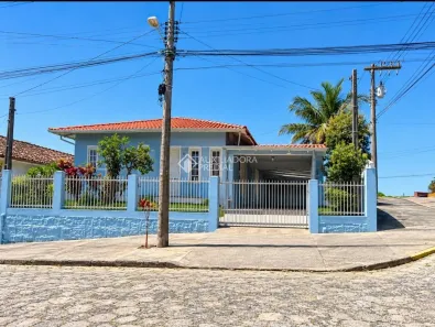 Casa com 3 Quartos à venda, 265m² no Paes Leme, Imbituba