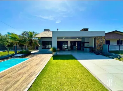 Casa com 5 Quartos à venda, 200m² no Tramandaí, Tramandaí