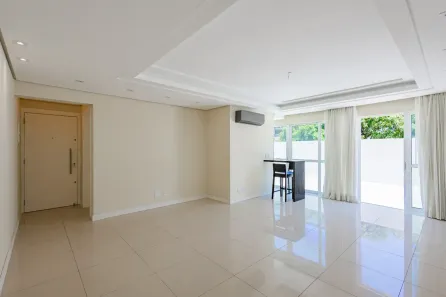 Apartamento com 3 Quartos para alugar, 198m² no Boa Vista, Porto Alegre