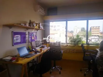 Sala Comercial à venda, 28m² no Passo da Areia, Porto Alegre