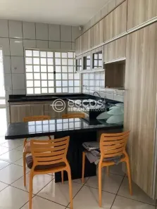 Casa com 4 Quartos à venda, 260m² no Presidente Roosevelt, Uberlândia