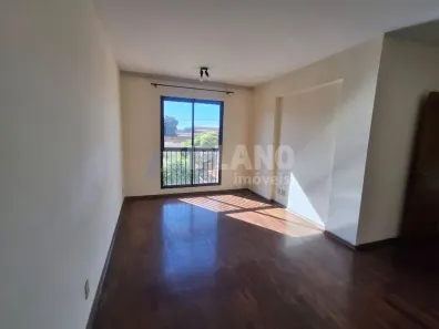 Apartamento com 3 Quartos para alugar, 60m² no Centro, São Carlos