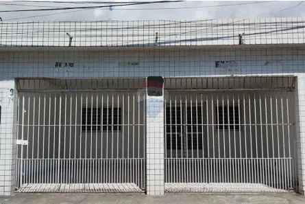 Casa com 4 Quartos para alugar, 200m² no Imbiribeira, Recife