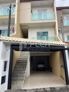 Sobrado com 3 Quartos à venda, 183m² no Vila Rosa, São Paulo