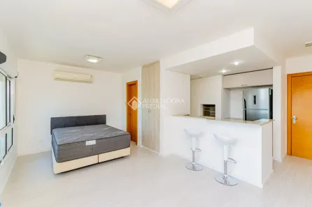 Apartamento com 1 Quarto para alugar, 37m² no Três Figueiras, Porto Alegre
