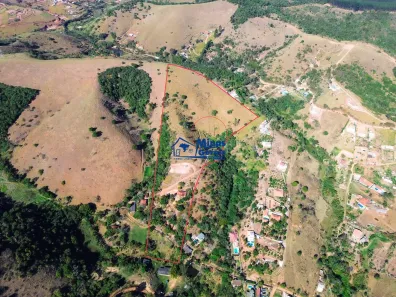 Fazenda/Sítio com 3 Quartos à venda, 180m² no Jardim Colônia, Jacareí