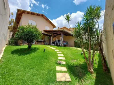 Casa com 4 Quartos à venda, 232m² no Álvaro Camargos, Belo Horizonte