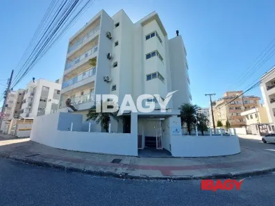Apartamento com 2 Quartos para alugar, 66m² no Pagani, Palhoça