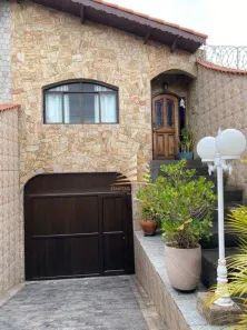 Sobrado com 3 Quartos à venda, 240m² no Vila Franci, São Paulo
