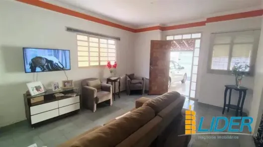 Casa com 3 Quartos à venda, 150m² no Santa Mônica, Uberlândia