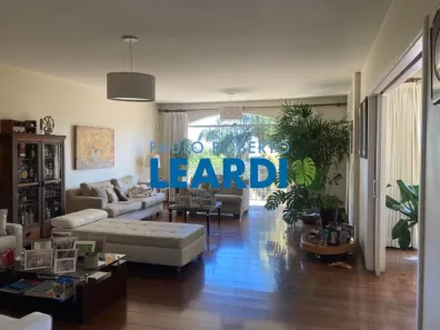 Sobrado com 4 Quartos à venda, 382m² no Vila Madalena, São Paulo