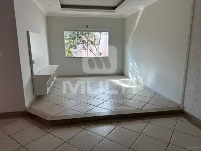 Casa com 3 Quartos à venda, 258m² no Planalto, Uberlândia
