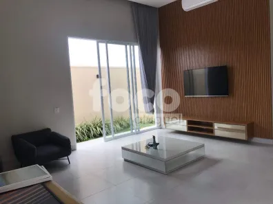 Casa de Condomínio com 3 Quartos para alugar, 250m² no Jardim Sul, Uberlândia