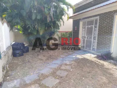 Casa com 4 Quartos à venda, 186m² no Vila Valqueire, Rio de Janeiro