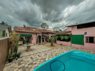 Casa com 4 Quartos à venda, 190m² no Limoeiro, Brusque