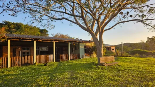 Fazenda/Sítio com 3 Quartos à venda, 1800m² no Área Rural de Águas Claras, Viamão
