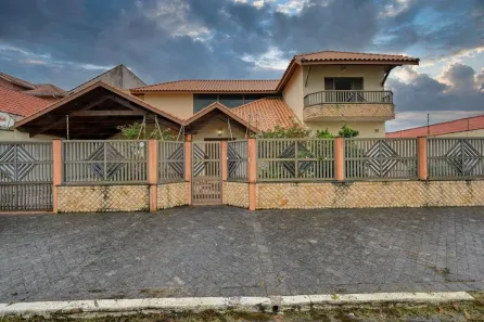 Sobrado com 4 Quartos para alugar, 436m² no Balneário Stella Maris, Peruíbe