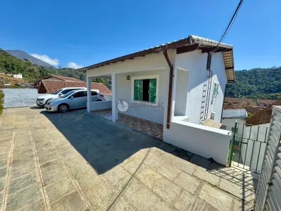 Casa com 5 Quartos à venda, 250m² no Pimenteiras, Teresópolis