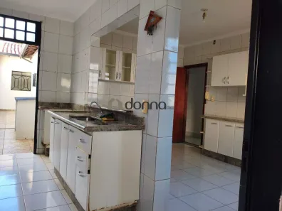 Casa com 3 Quartos à venda, 200m² no Grande Horizonte, Uberaba