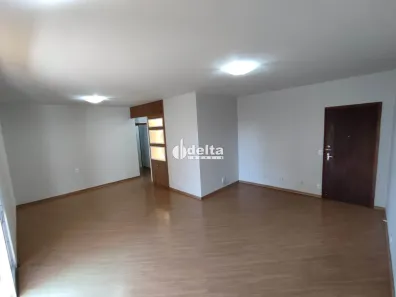 Apartamento com 3 Quartos para alugar, 80m² no Fundinho, Uberlândia
