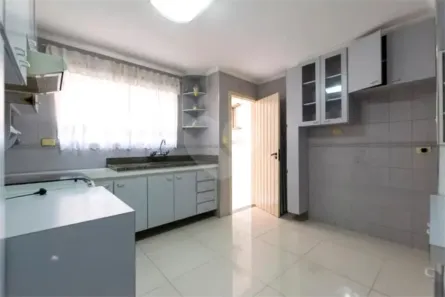 Sobrado com 3 Quartos à venda, 200m² no Jardim Santa Emília, São Paulo