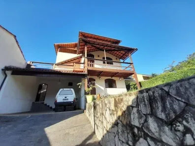 Casa com 4 Quartos para alugar, 453m² no Maria Paula, Niterói