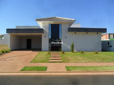 Casa com 4 Quartos para alugar, 232m² no Granja Marileusa, Uberlândia
