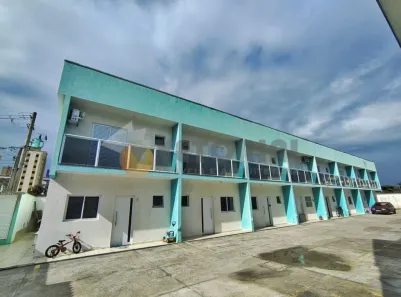 Casa de Condomínio com 2 Quartos para alugar, 88m² no Balneário Gardem Mar, Caraguatatuba