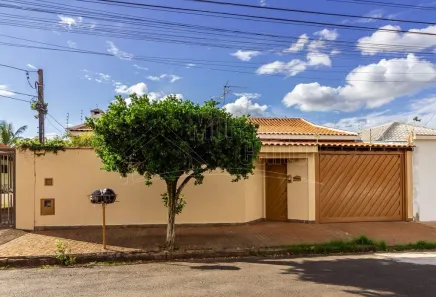 Casa com 3 Quartos à venda, 269m² no Jardim Universal, Araraquara