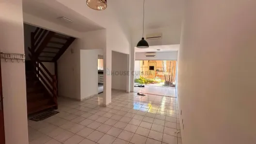 Casa de Condomínio com 3 Quartos para alugar, 150m² no Despraiado, Cuiabá
