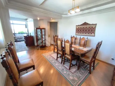 Apartamento com 3 Quartos para alugar, 130m² no Centro, São Carlos