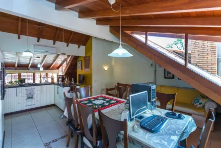 Casa de Condomínio com 3 Quartos à venda, 250m² no Pedra Redonda, Porto Alegre