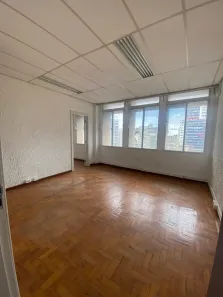 Sala Comercial para venda ou aluguel, 68m² no Centro Histórico, Porto Alegre