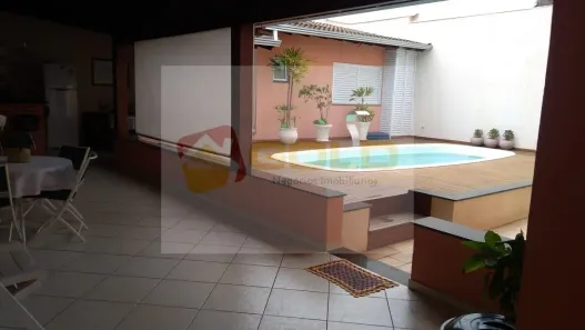 Casa com 5 Quartos à venda, 304m² no Santa Mônica, Uberlândia