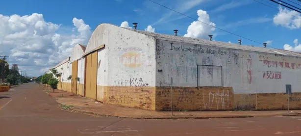 Imóvel Comercial com 1 Quarto para venda ou aluguel, 7080m² no Centro, Londrina