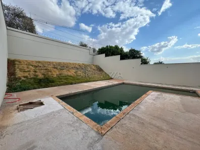 Casa de Condomínio com 4 Quartos à venda, 500m² no Jardim do Lago, Uberaba