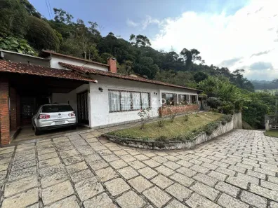 Casa com 6 Quartos à venda, 226m² no Golfe, Teresópolis