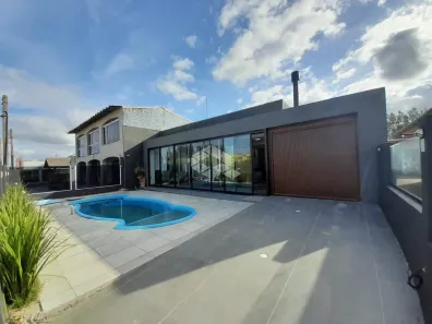 Casa com 6 Quartos à venda, 214m² no XANGRI-LÁ, Xangri-lá