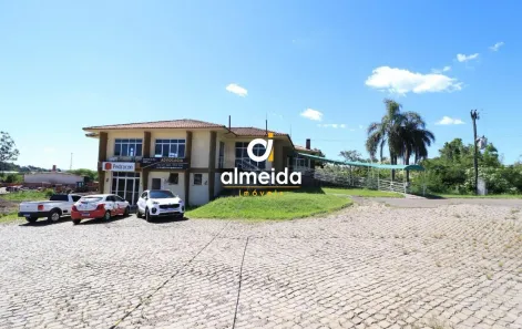 Prédio Comercial com 4 Quartos para alugar, 385m² no Nossa Senhora de Lourdes, Santa Maria